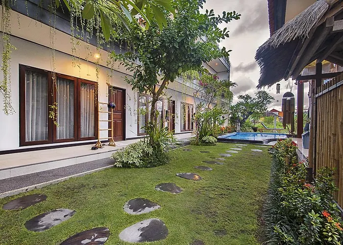 Bali Full Moon Guest house 4*
